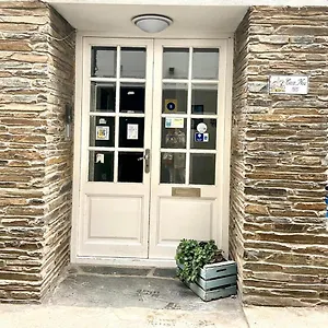 https://habitacion-doble-con-bano-privado-en-cadaques-centro.catalonia-hotels.com